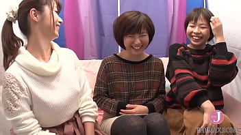 First-time lesbian experience: Haruna and her best friends get naughty